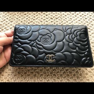 Chanel Lambskin Camellia embossed yen wallet